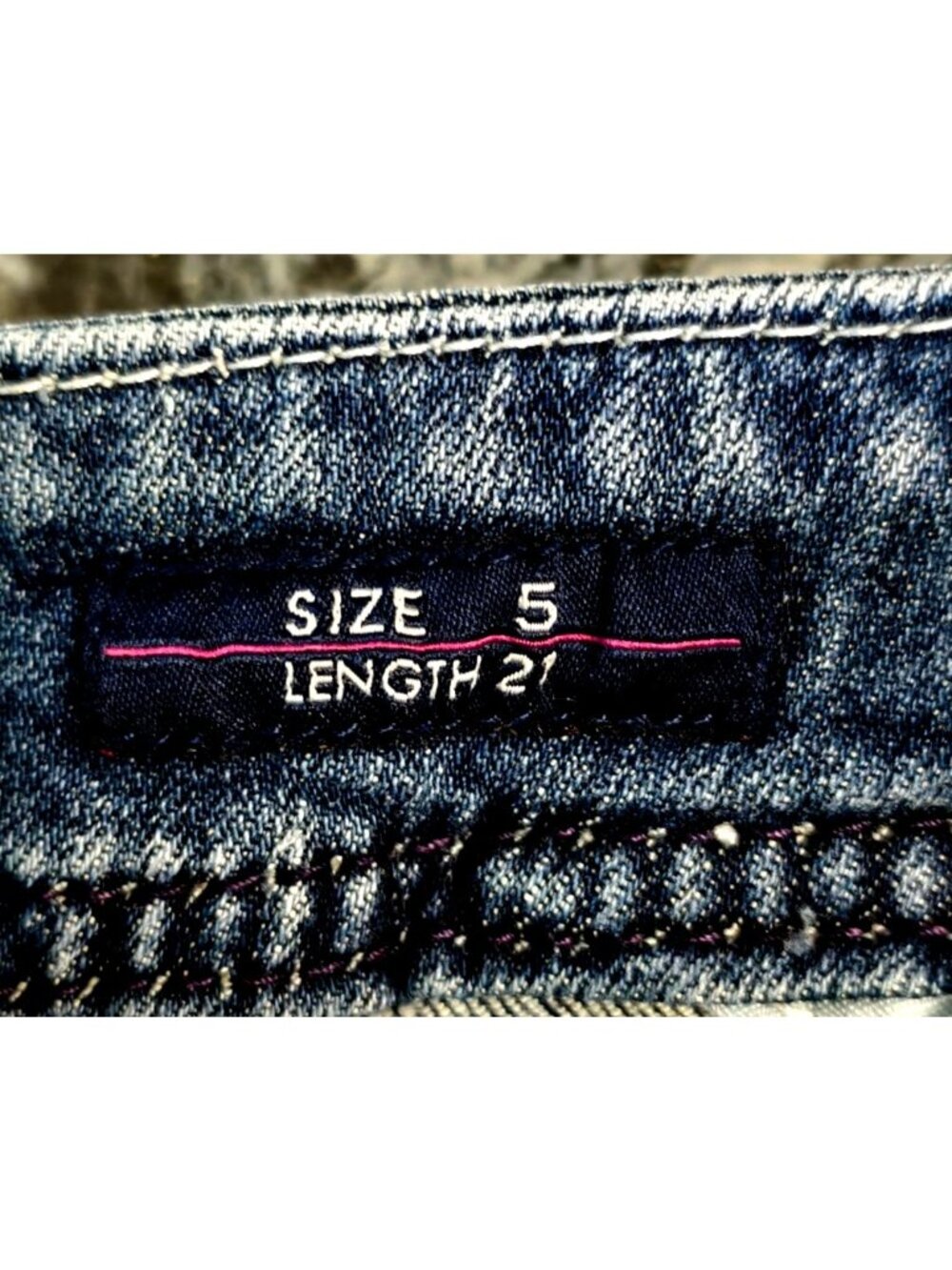 Vigoss Juniors 5 Capri Jeans Distressed Embroidered 21 Preppy Hip Grunge Urban - Picture 5 of 9